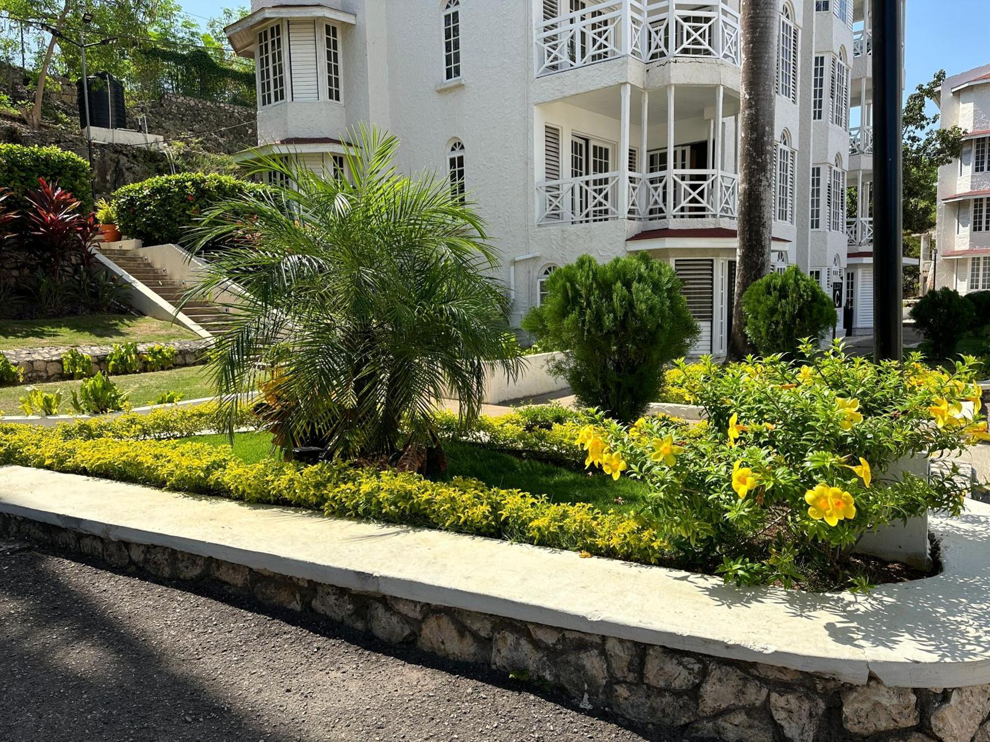 Falcon Islandview - Airport Pickup Available - 24Security Montego Bay Extérieur photo