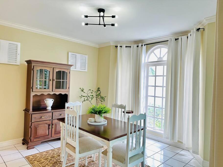Falcon Islandview - Airport Pickup Available - 24Security Montego Bay Extérieur photo